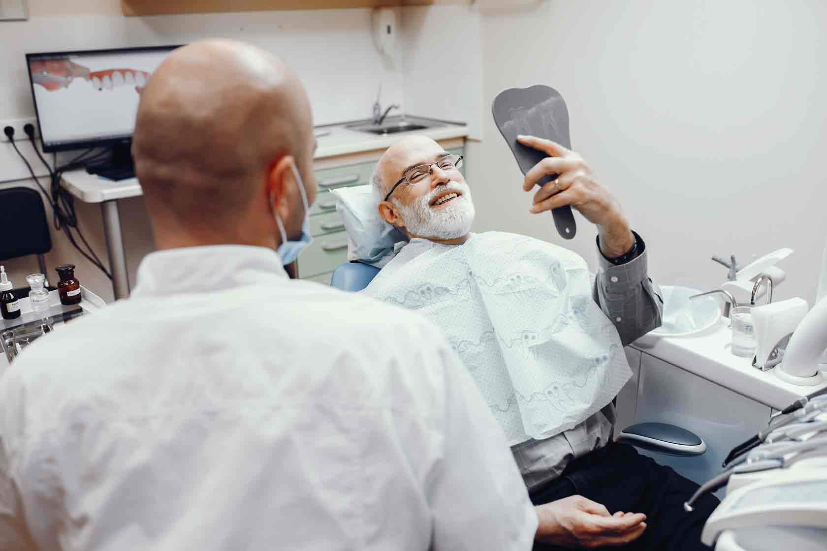implantanti kod starijih osoba